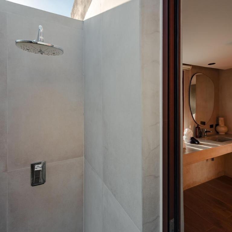 Luxury Jungle Villa with Private Pool & Jacuzzi - Villa - 32