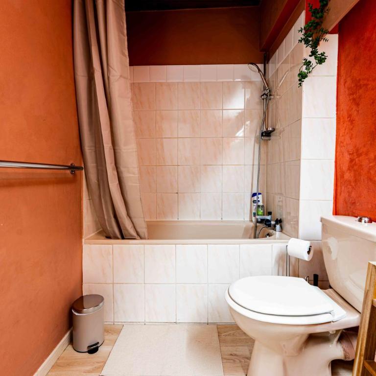 Le Nid des Remparts - tout équipé, central, Wi-Fi - Apartment mit 1 Schlafzimmer - 24