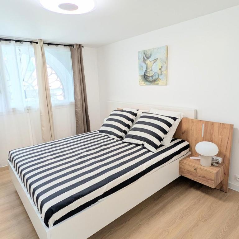 Appartement rénové avec parking quartier historique - Two-Bedroom Apartment - 21