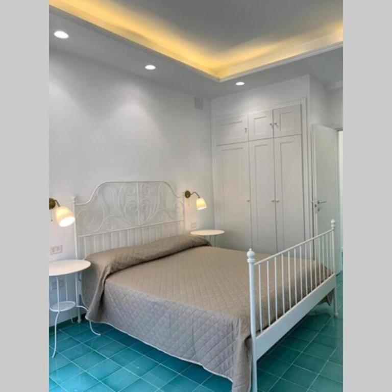 Super attico vista mare con piscina - Two-Bedroom Apartment - 13