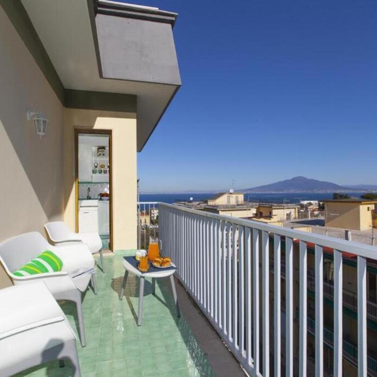 Super attico vista mare con piscina - Two-Bedroom Apartment - 6