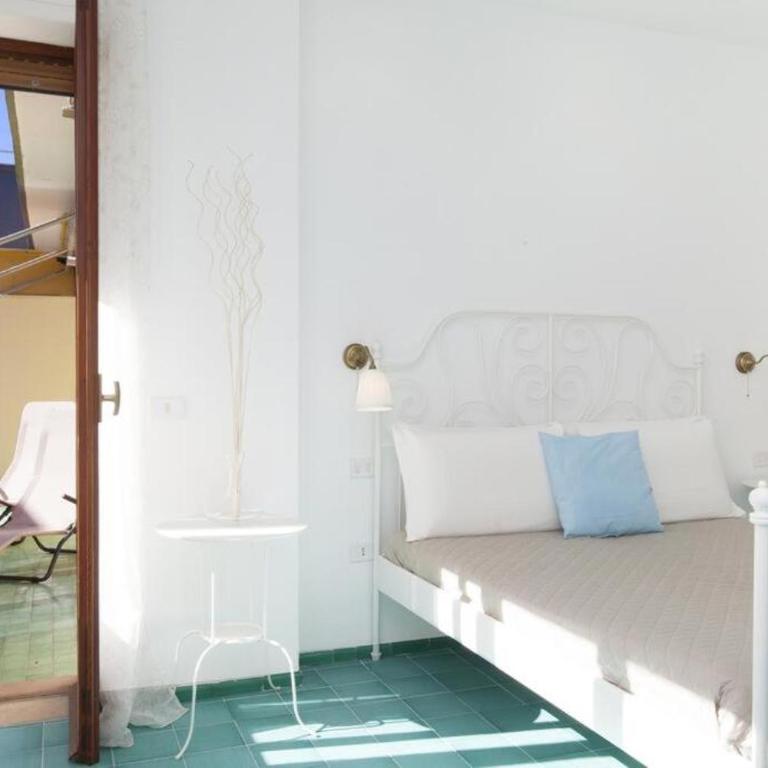 Super attico vista mare con piscina - Two-Bedroom Apartment - 14