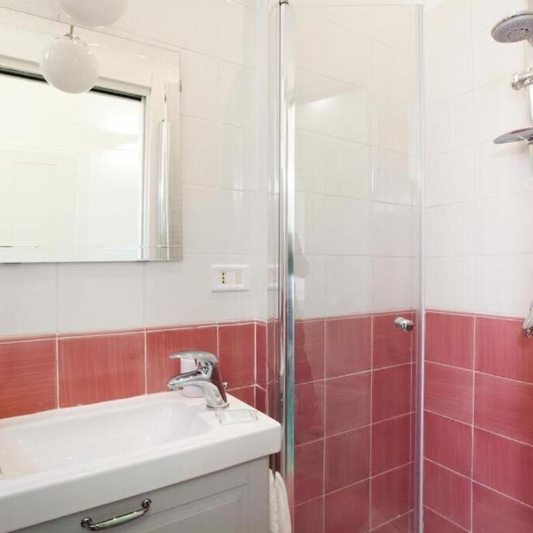 Super attico vista mare con piscina - Two-Bedroom Apartment - 26