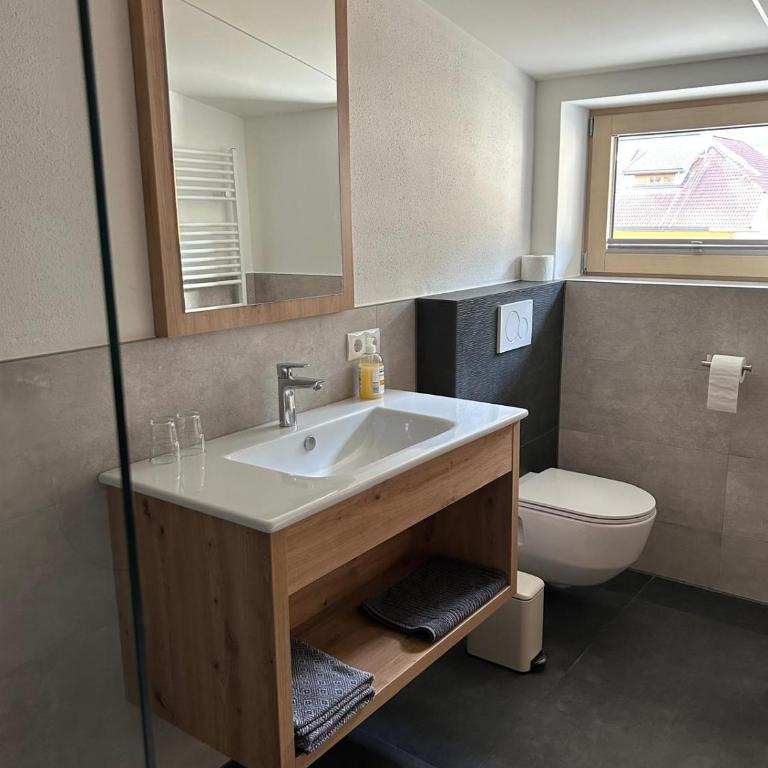 Gästehaus Wildauer - Three-Bedroom Apartment - 4