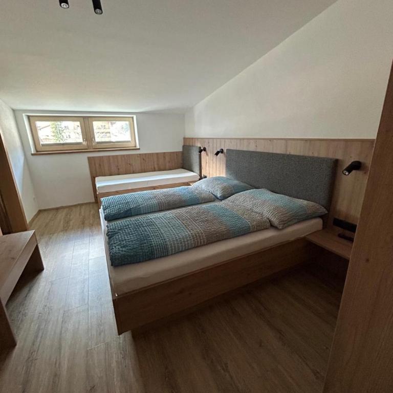 Gästehaus Wildauer - Three-Bedroom Apartment - 9