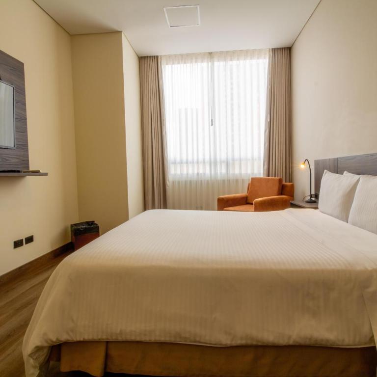 Best Western Plus Hotel San Diego - Queen Room - Non-Smoking - 3