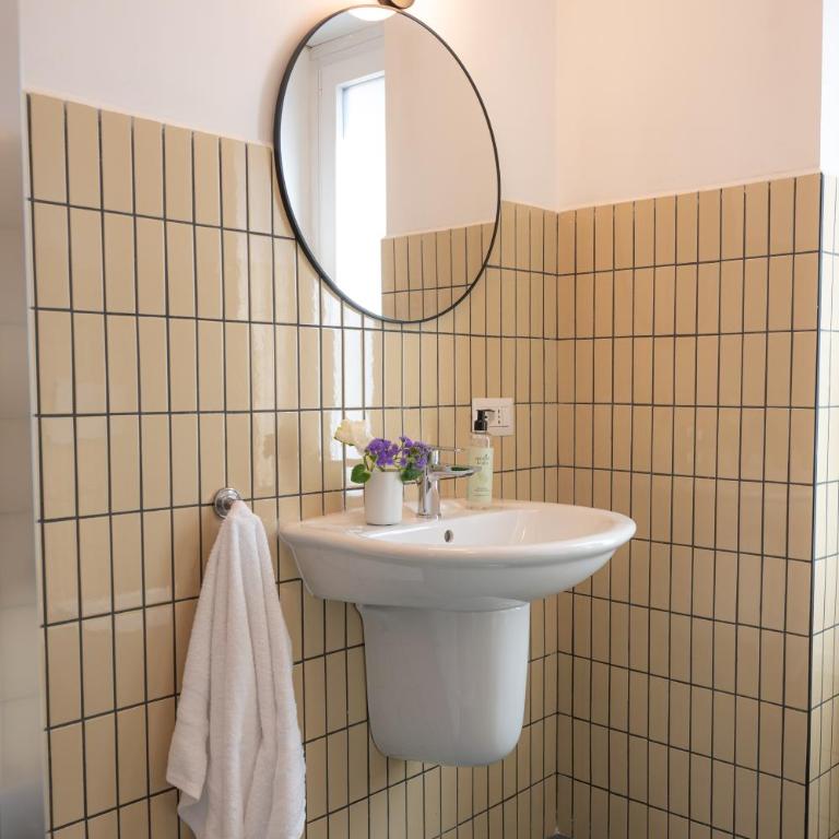 TrastevereHome - Sunny Flat - Balcony near Station - Appartamento con 2 Camere da Letto - 42