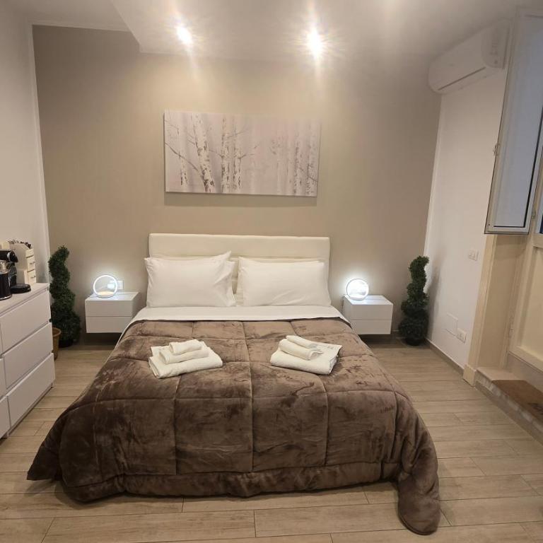 Centrale Suites - Double Room with Patio - 2
