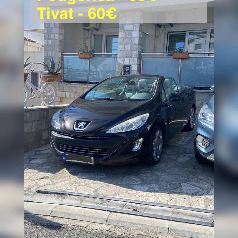 Sunny Villa - Three-Bedroom Villa - 16