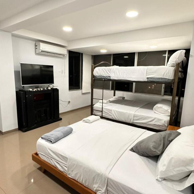 Departamento frente al mar en el Edificio La Playa - Three-Bedroom Apartment - 17