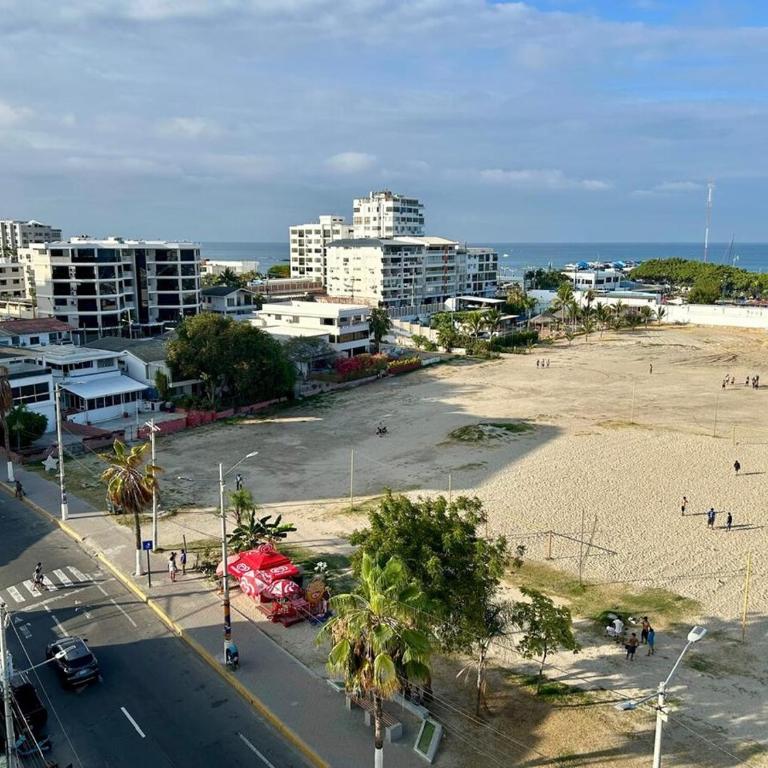 Departamento frente al mar en el Edificio La Playa - Three-Bedroom Apartment - 21