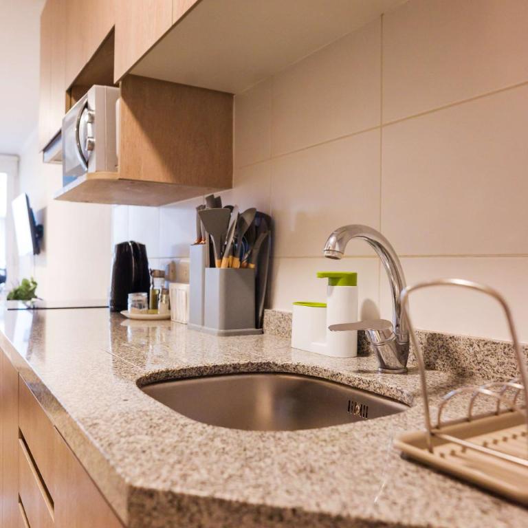 Modern Urban Studio in Santa Lucia Prime Location - Studio - 22