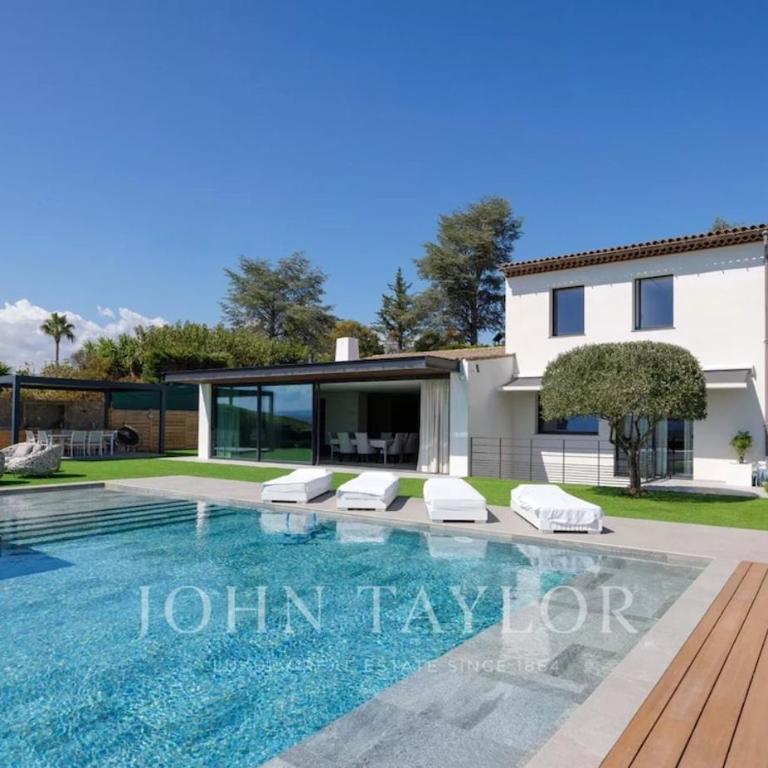 Luxury Villa for Rent on a Secure Estate - Villa - 4
