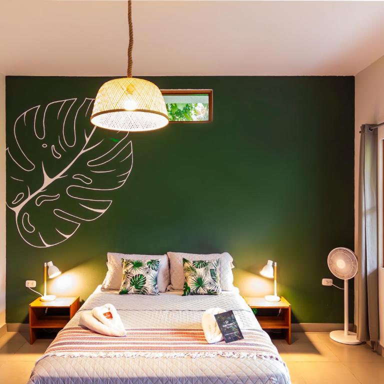 Taki Tambo Lodge - Habitación con cama grande y vistas al jardín - 1