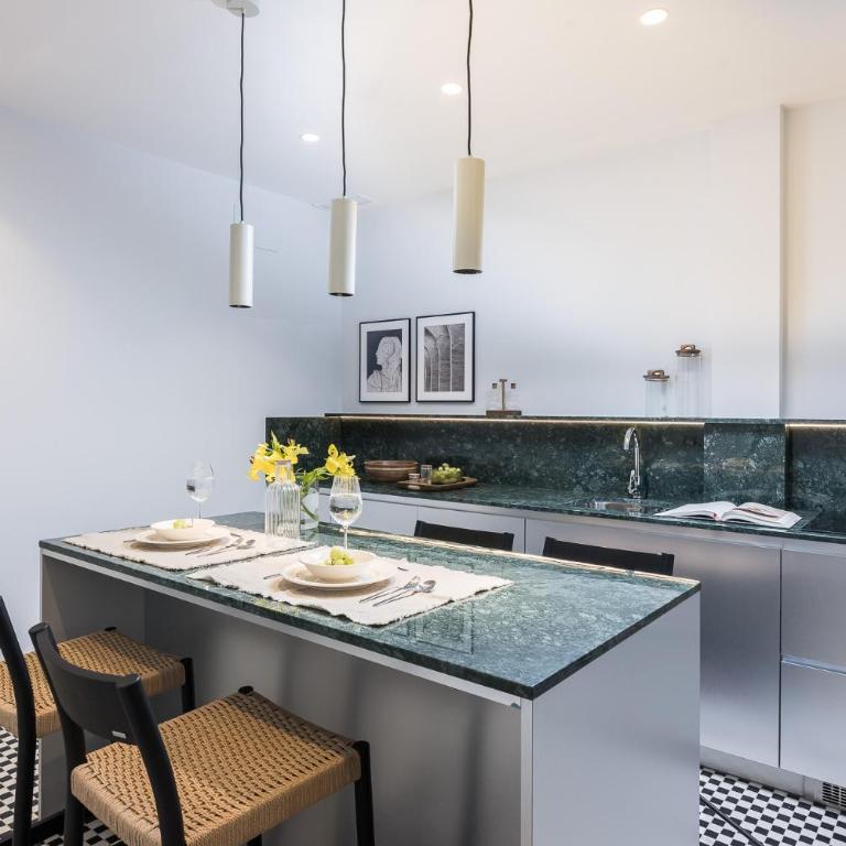 Edmond Vibes Plaza de España Suites - Apartamento Deluxe de 3 dormitorios - 10