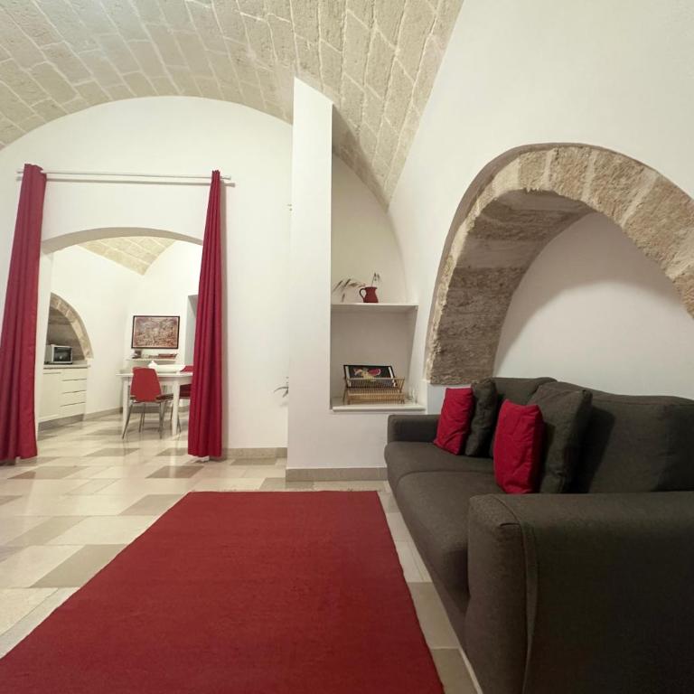 IL FICO Apartments - One-Bedroom Apartment - 11