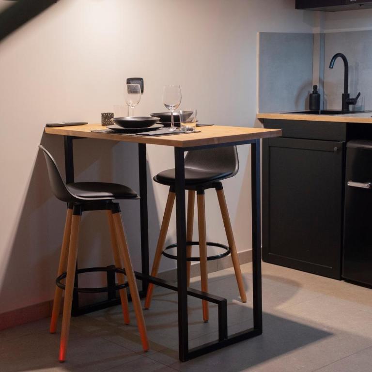 Suite 28 - One-Bedroom Apartment - 6