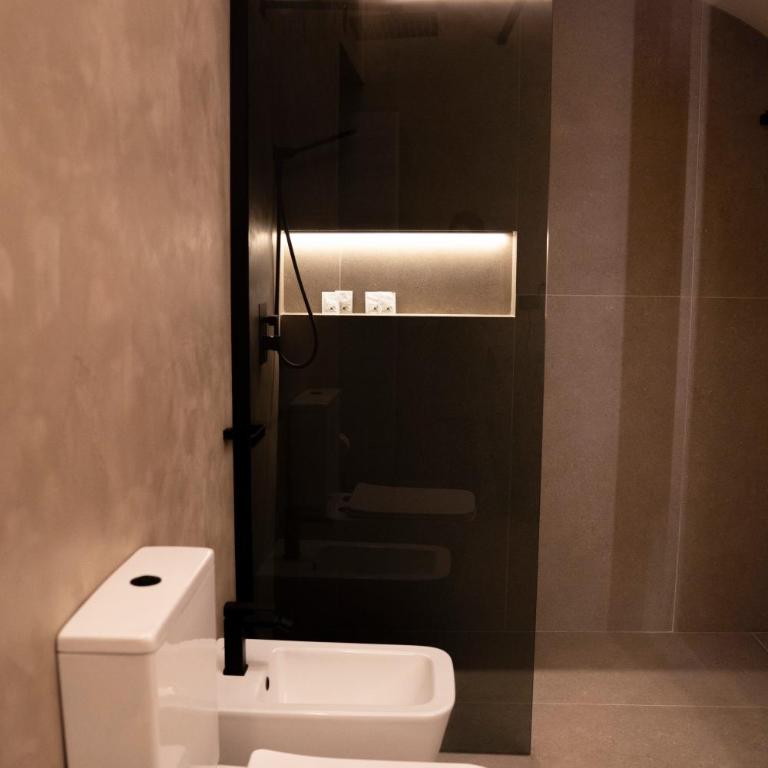Suite 28 - One-Bedroom Apartment - 16