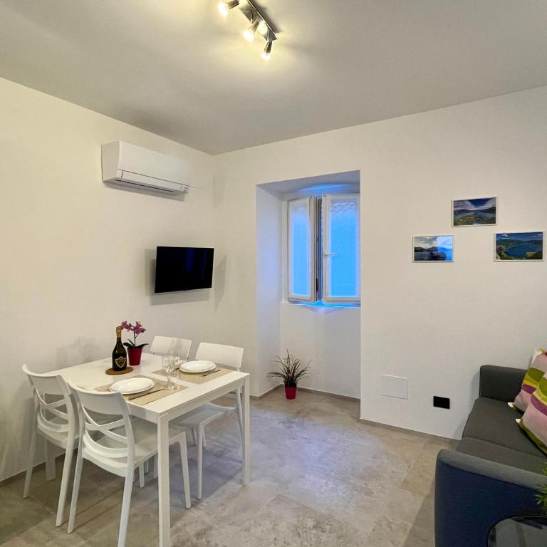 Bellagio Inn Studio - Appartamento Monolocale con 1 Letto Matrimoniale - 6