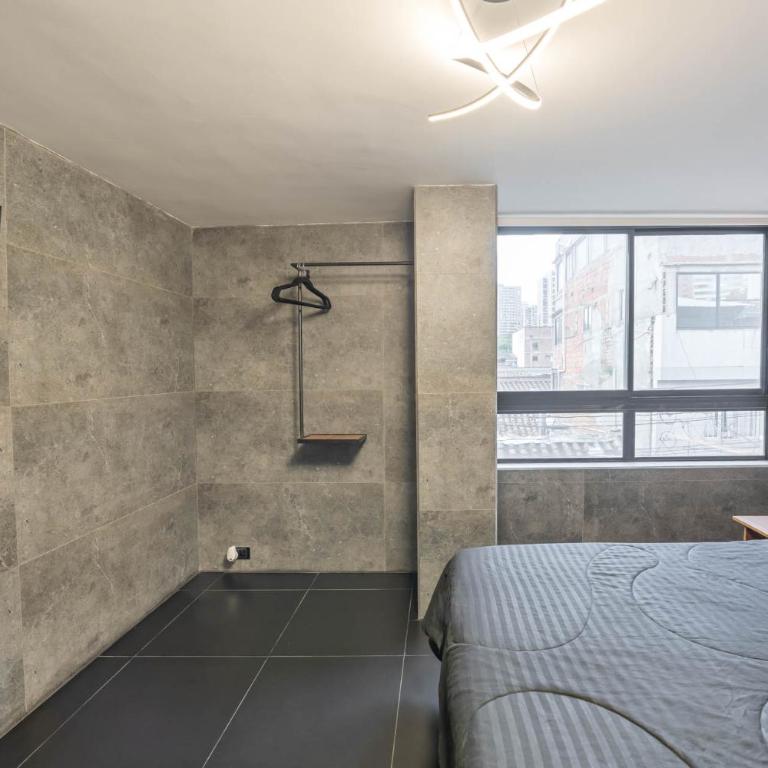 3 bedroom apartment, one block from lleras park p12 in medellin - Three-Bedroom Apartment - 12