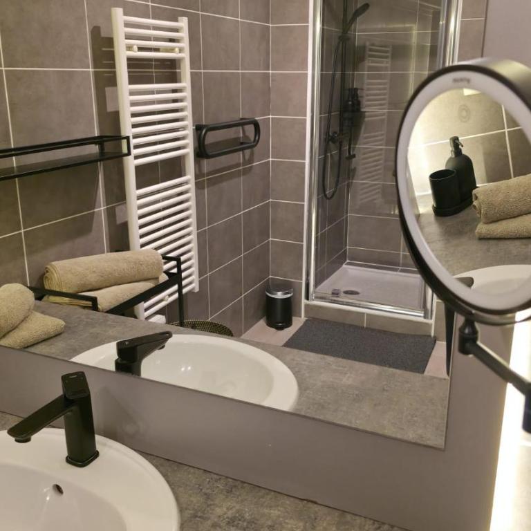 Coeur Ville - Plages - Parking - Climatisation - One-Bedroom Apartment - 9