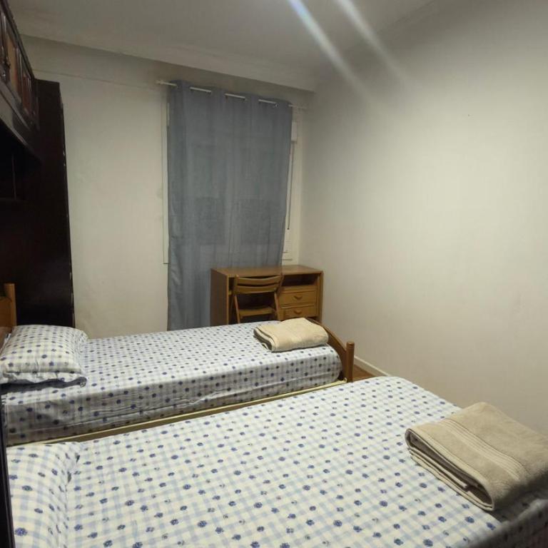 Habitación Luminosa a 10 minutos del centro y San Fermín - Twin Room with Shared Bathroom - 3