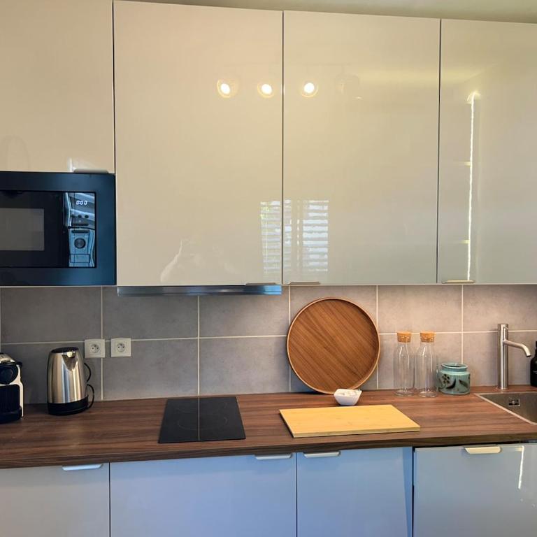 Coeur Ville - Plages - Parking - Climatisation - One-Bedroom Apartment - 6