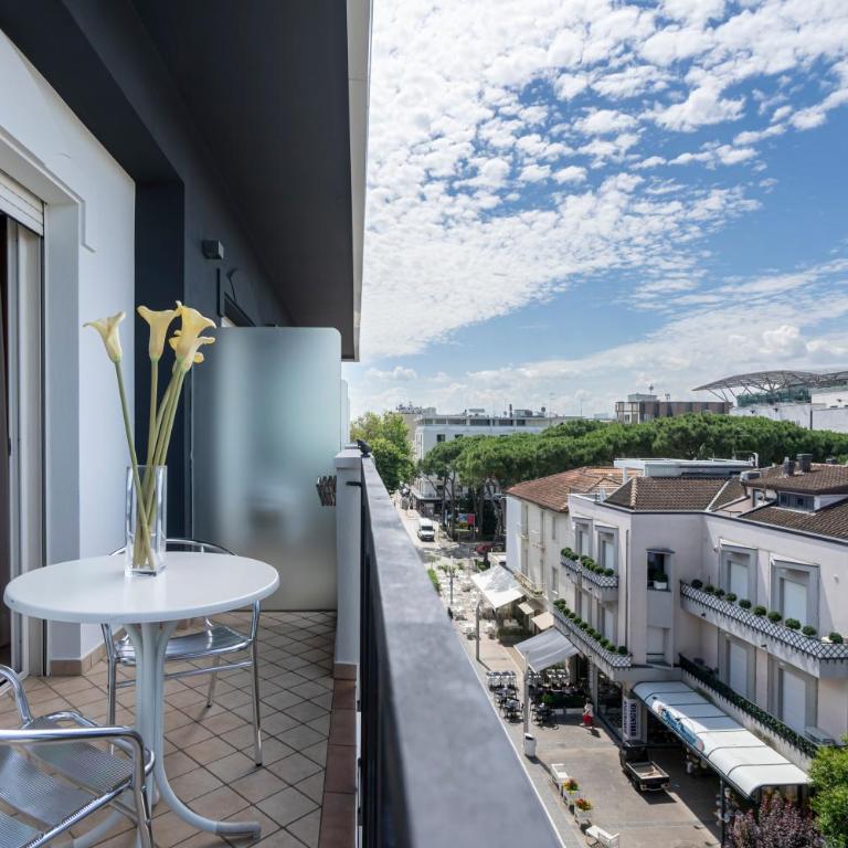 Hotel Mocambo Riccione CENTRALISSIMO AL MARE - Superior Double Room - 7