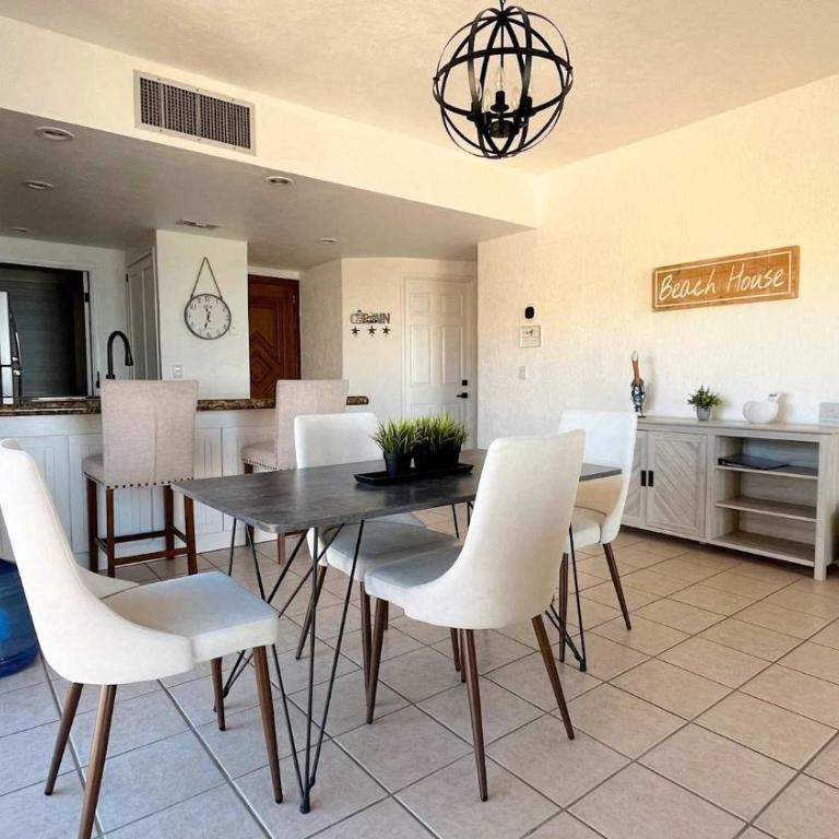 Comfy & Updated 4th Floor Condo Princesa E-401 - Apartamento - 18