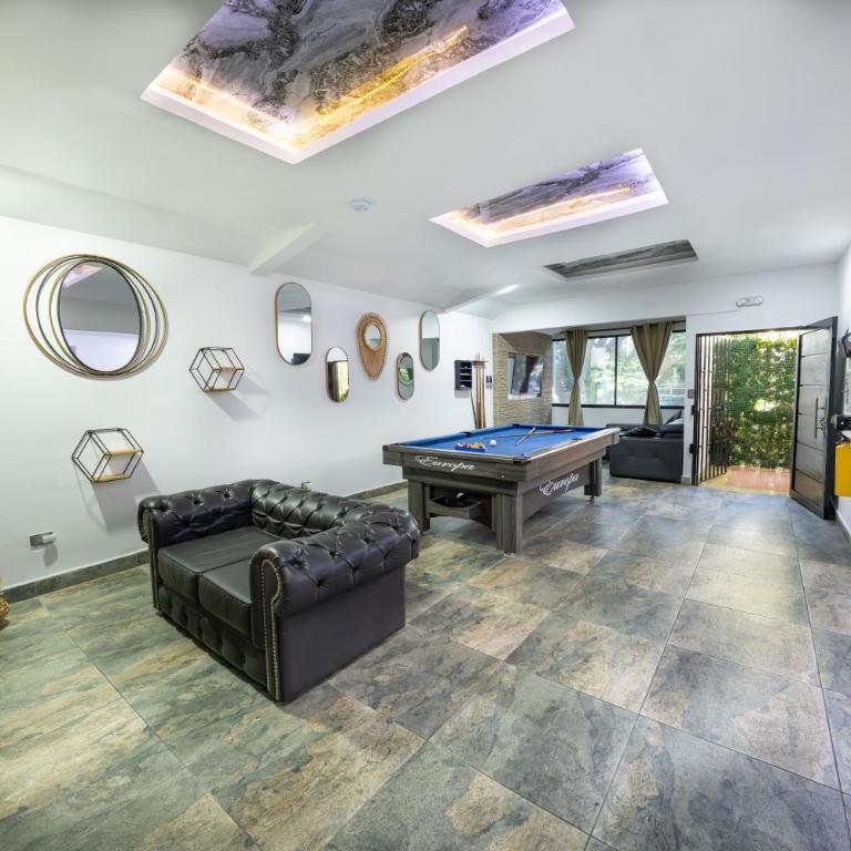 Provenza! Golden Jacuzzi - 5BR only 1 Block from lleras - Apartment - 22