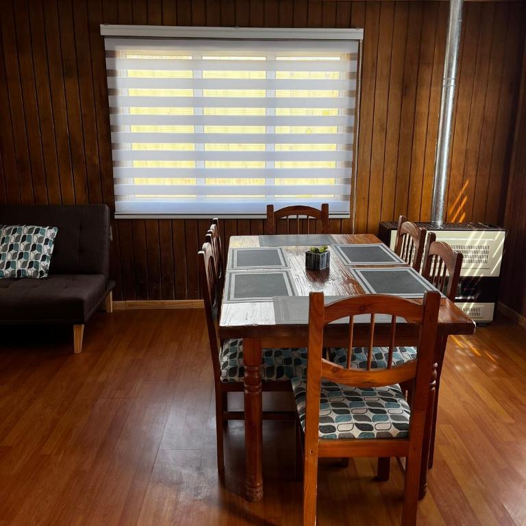 Casa Familiar Estepa Patagónica - Two-Bedroom House - 4