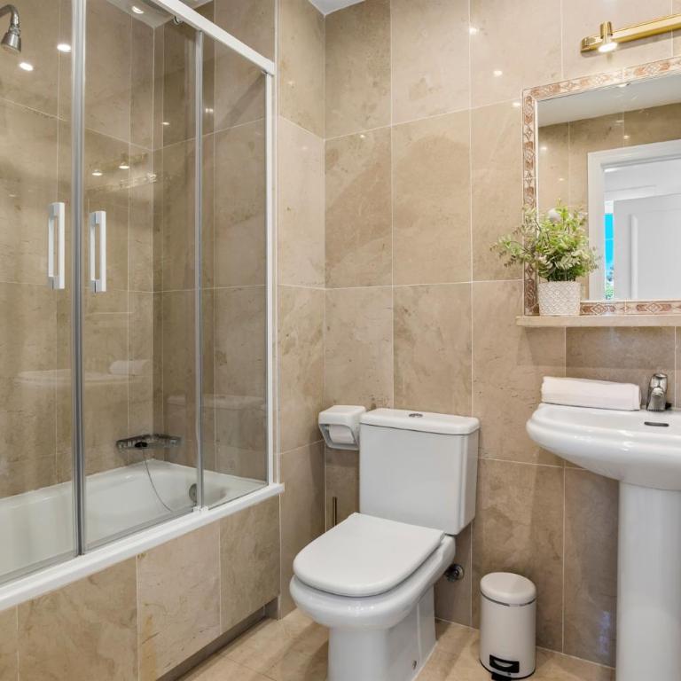 Cozy 1 Bedroom in Estepona Benavista - Apartamento de 1 dormitorio - 20