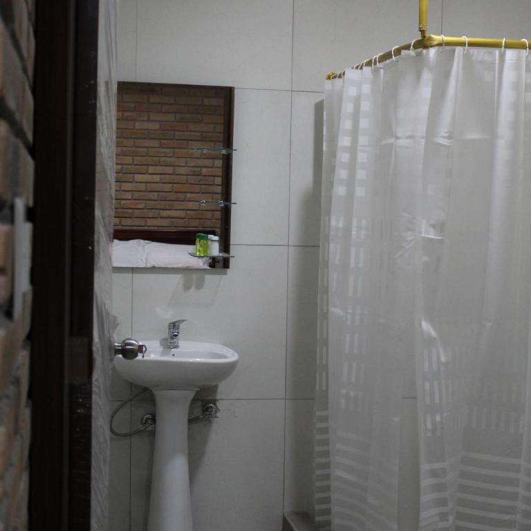 Hostal Cuenca Estévez y Pio Bravo - Habitación Doble - 8
