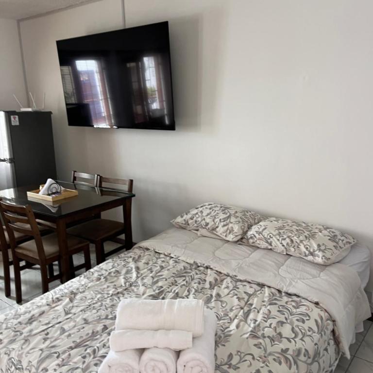 Cozy 1-Bedroom Apt for 4 in Central Miraflores - One-Bedroom Apartment - 8