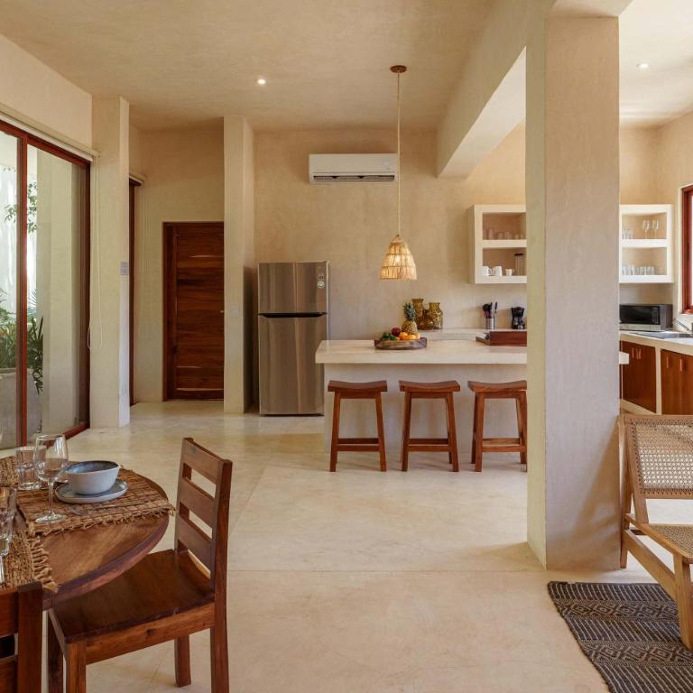 Modern ground-level 3BR Retreat with Private Pool - Apartamento - 3