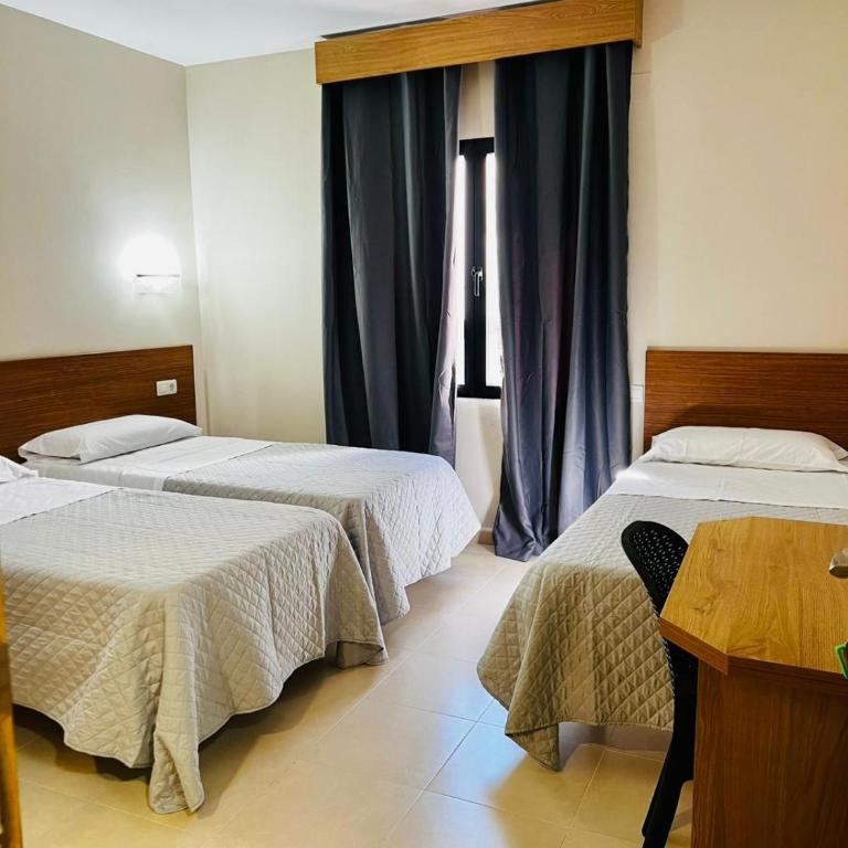 Hostal Costabella - Habitación Triple - 1