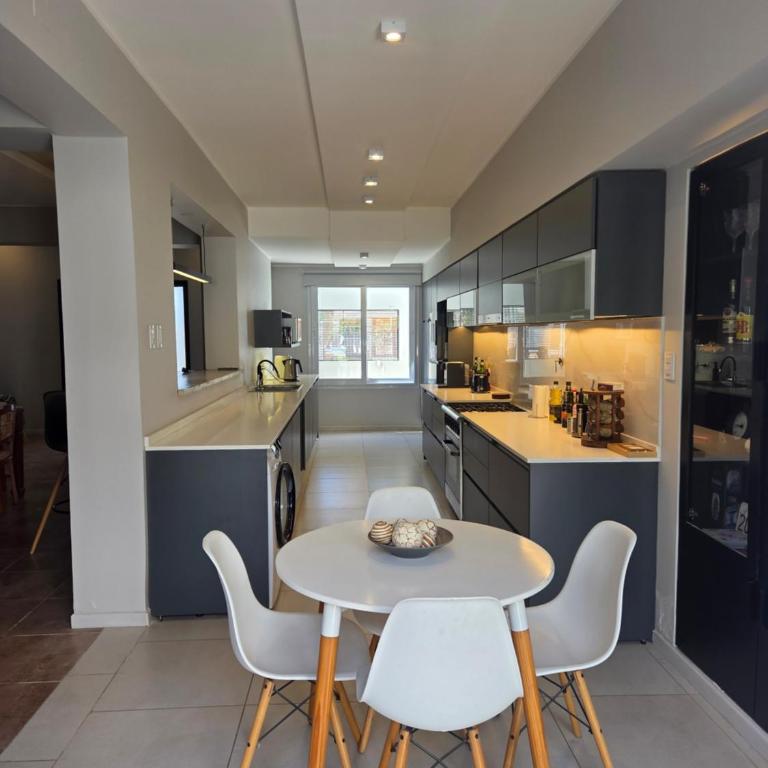 Espectacular Casa con pileta y jacuzzi - Three-Bedroom Townhouse - 1
