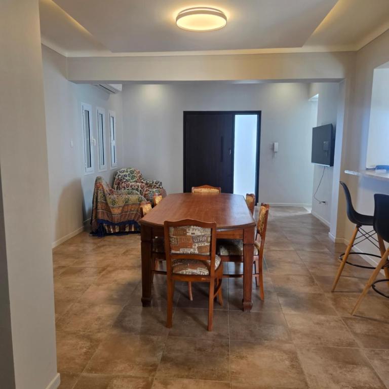 Espectacular Casa con pileta y jacuzzi - Three-Bedroom Townhouse - 11