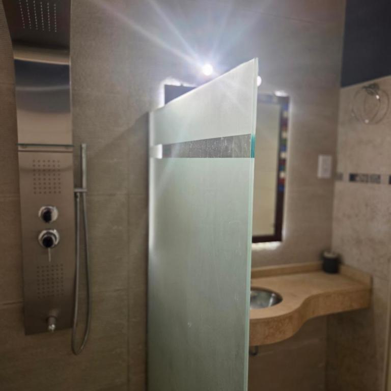 Espectacular Casa con pileta y jacuzzi - Three-Bedroom Townhouse - 18