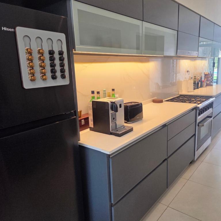 Espectacular Casa con pileta y jacuzzi - Three-Bedroom Townhouse - 22