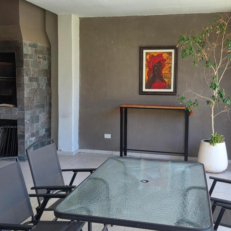 Espectacular Casa con pileta y jacuzzi - Three-Bedroom Townhouse - 24