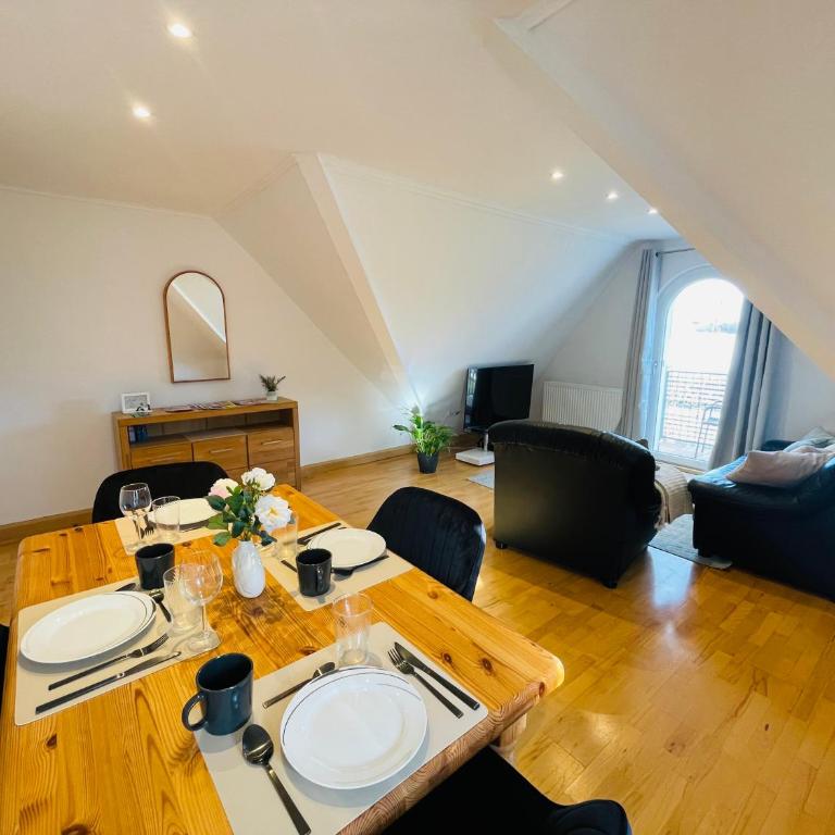 Giebelglück - 3 Zimmer, direkt an der UniKlinik, 2 Schlafzimmer, 4 Gäste, WLAN - Apartment mit 2 Schlafzimmern und Balkon - 37