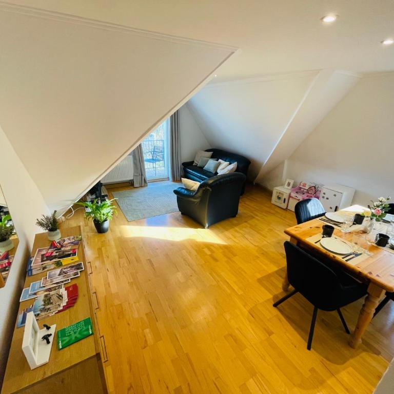 Giebelglück - 3 Zimmer, direkt an der UniKlinik, 2 Schlafzimmer, 4 Gäste, WLAN - Apartment mit 2 Schlafzimmern und Balkon - 33
