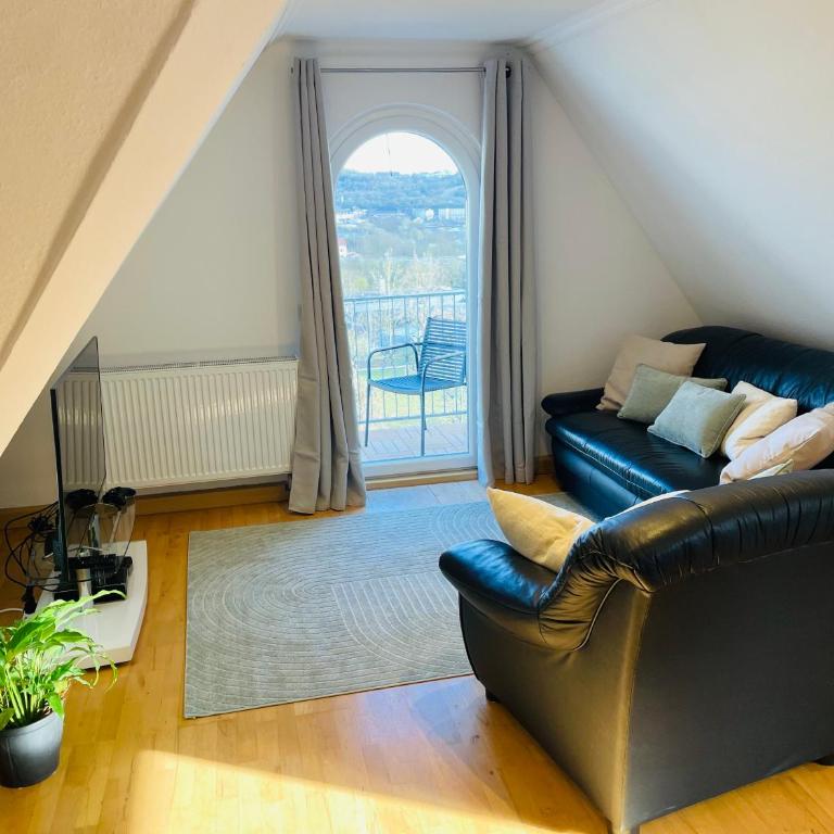 Giebelglück - 3 Zimmer, direkt an der UniKlinik, 2 Schlafzimmer, 4 Gäste, WLAN - Apartment mit 2 Schlafzimmern und Balkon - 44
