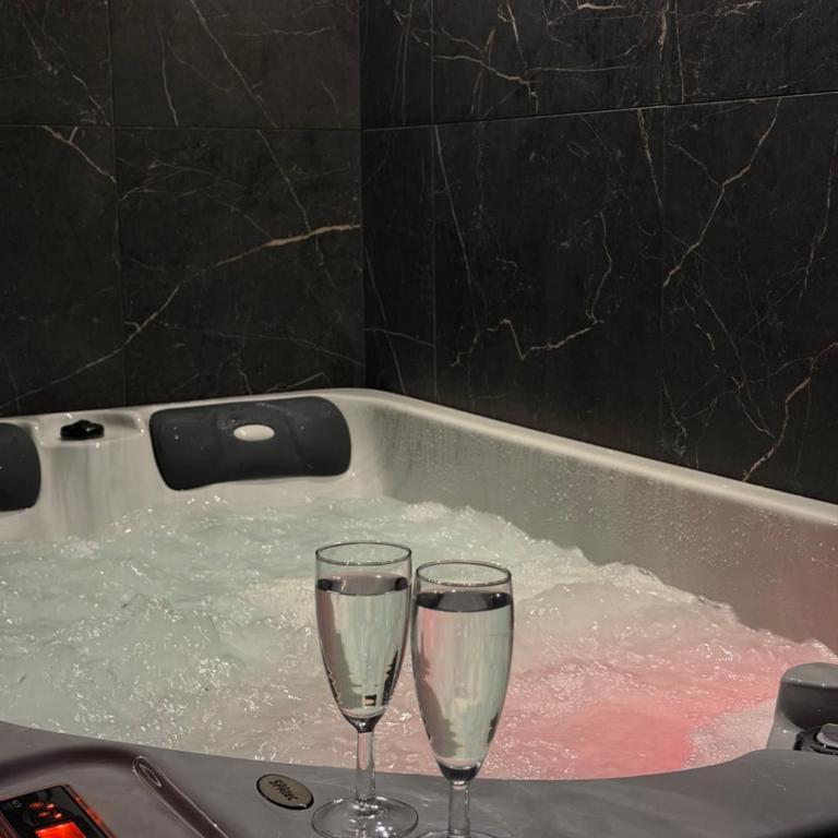 Lh loft and spa escapade à 2 avec jacuzzi privé - Apartment mit 1 Schlafzimmer - 10