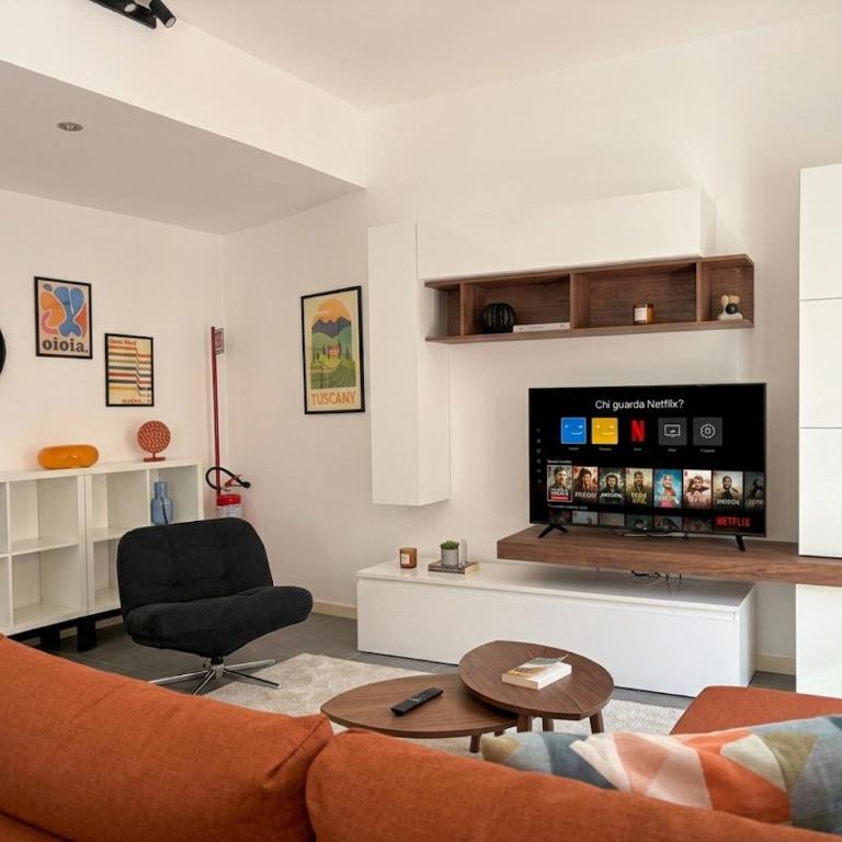 Numero 5 - Modern 2BR Steps to Arno River & 12 min to Tower - Appartamento con 2 Camere da Letto - 2