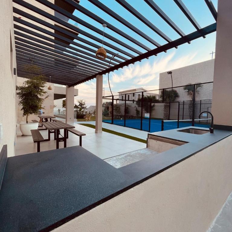 Beautiful condo 2bed, 3bath, pools and city views! - Apartamento de 2 dormitorios - 7