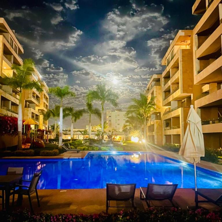 Beautiful condo 2bed, 3bath, pools and city views! - Apartamento de 2 dormitorios - 12
