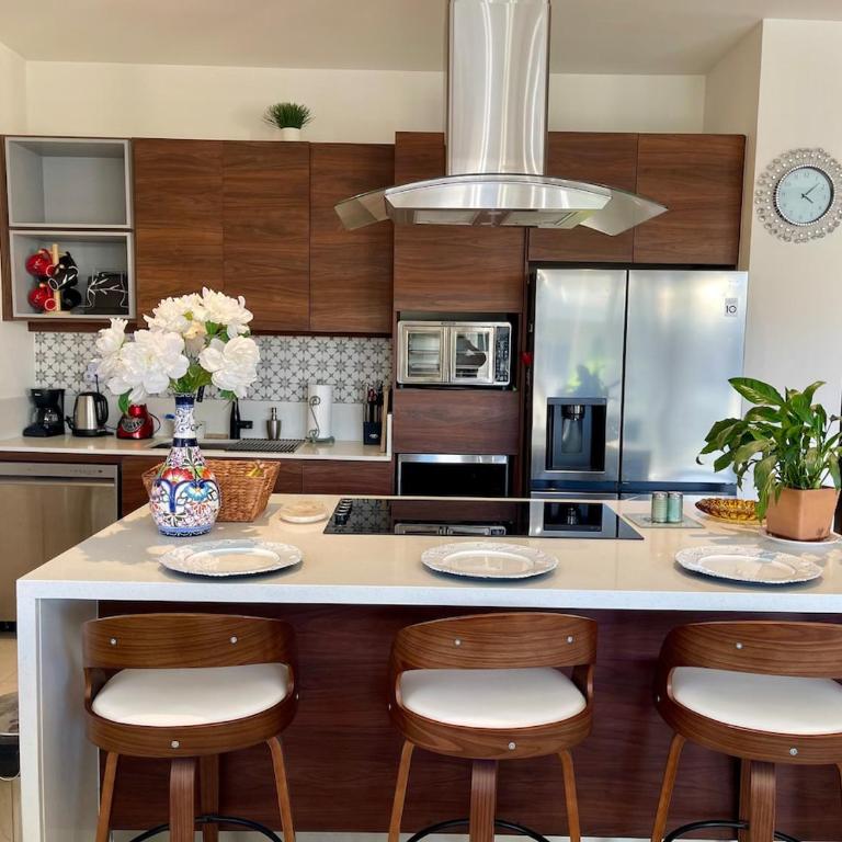 Beautiful condo 2bed, 3bath, pools and city views! - Apartamento de 2 dormitorios - 18