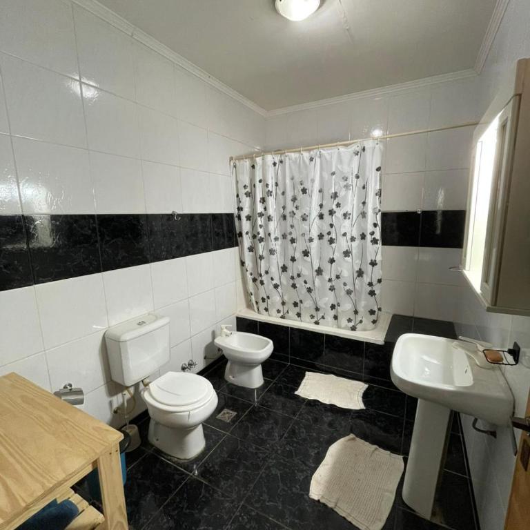 Amplia casa familiar - Three-Bedroom House - 3